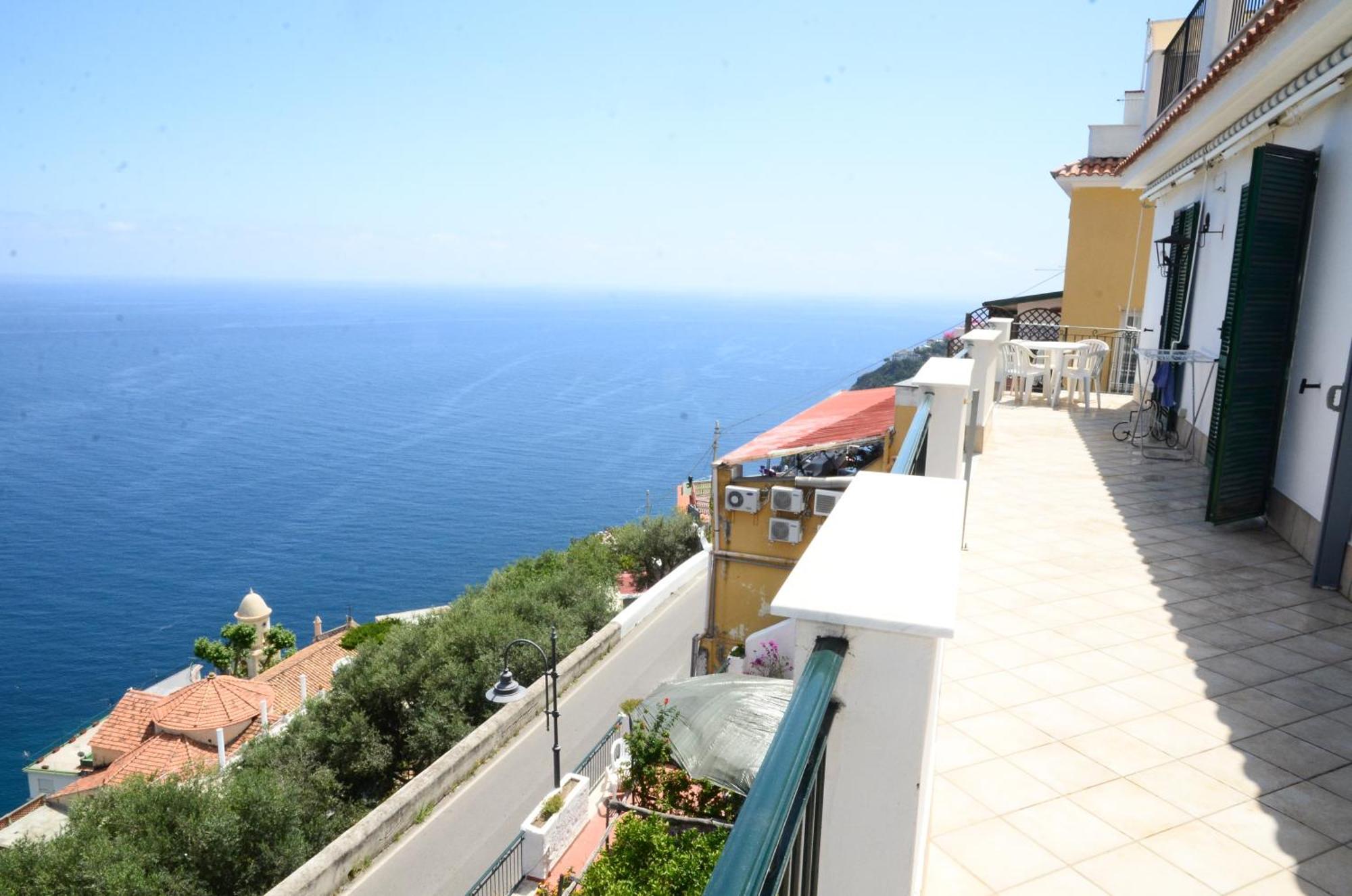 Amalfi Hills Aparthotel Phòng bức ảnh