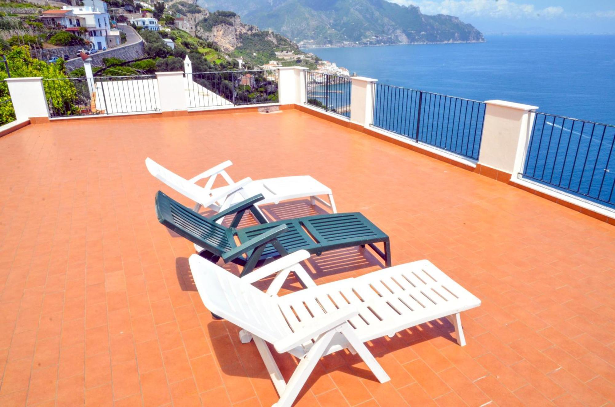 Amalfi Hills Aparthotel Phòng bức ảnh