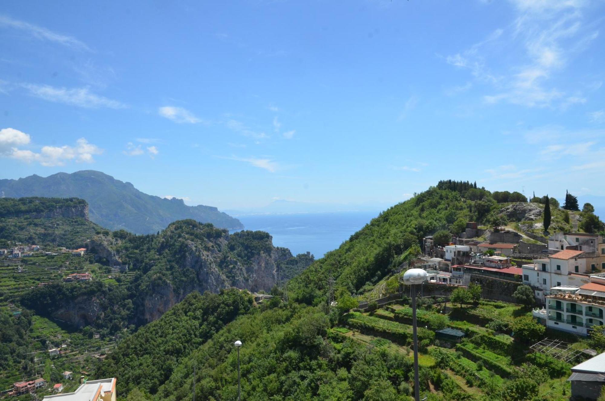Amalfi Hills Aparthotel Phòng bức ảnh