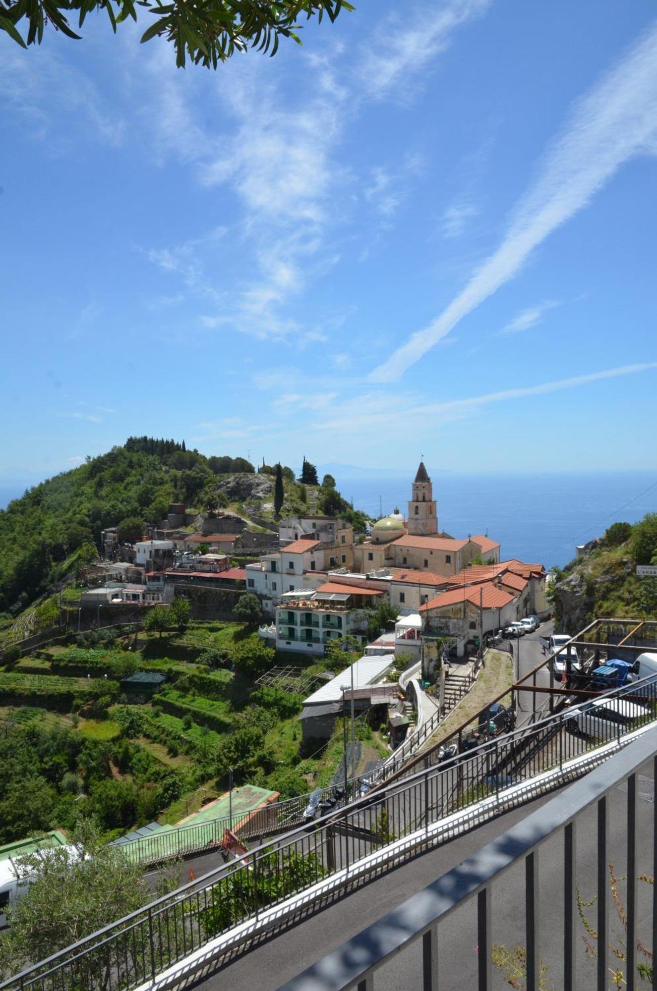 Amalfi Hills Aparthotel Phòng bức ảnh